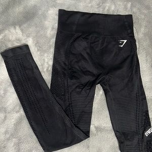 Gymshark seamless workout leggings with peekaboo legs/ankles. Black size small